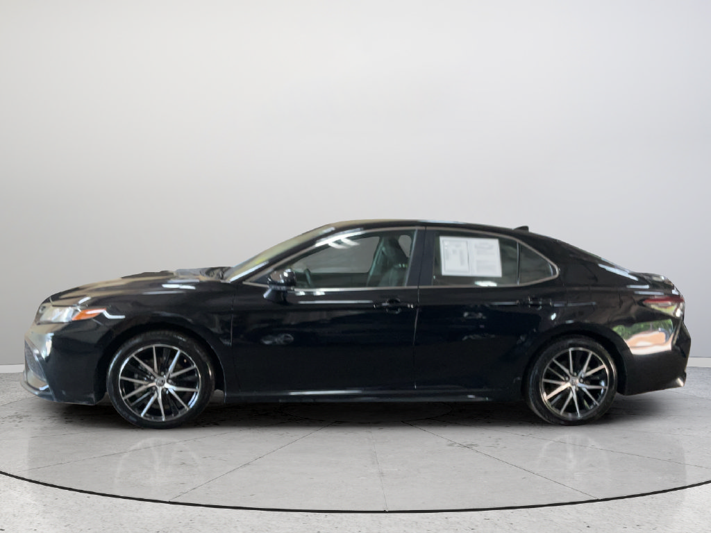 Used 2024 Toyota Camry SE FWD image 9