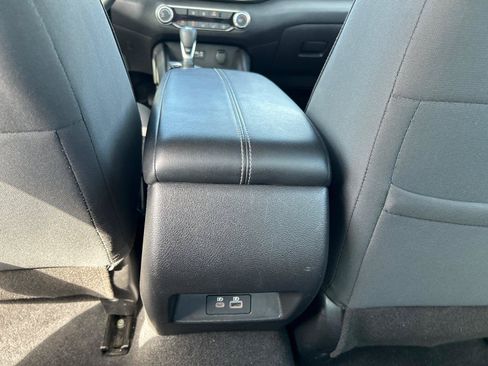 Used 2025 Nissan Altima 2.5 SV FWD image 33