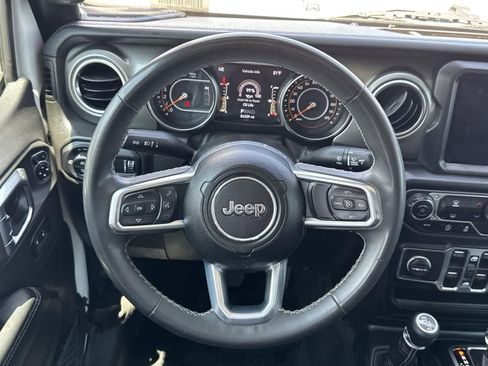 Used 2023 Jeep Gladiator Overland image 9