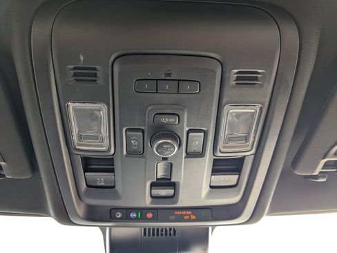 Used 2023 GMC Yukon Denali image 33