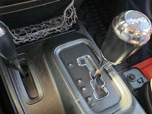 Used 2013 Jeep Wrangler Unlimited Sahara AWD/4WD image 19