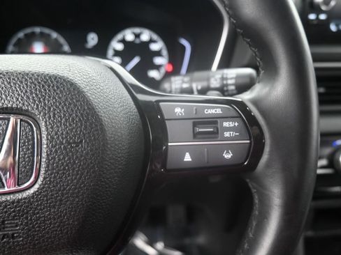 Used 2025 Honda Pilot EX-L image 28