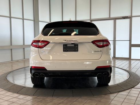 Used 2020 Maserati Levante AWD/4WD image 6