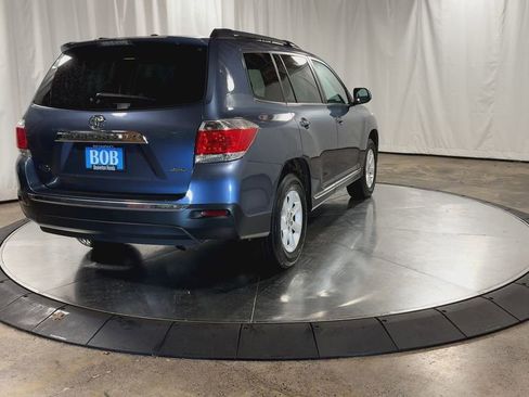 Used 2011 Toyota Highlander 4WD image 9