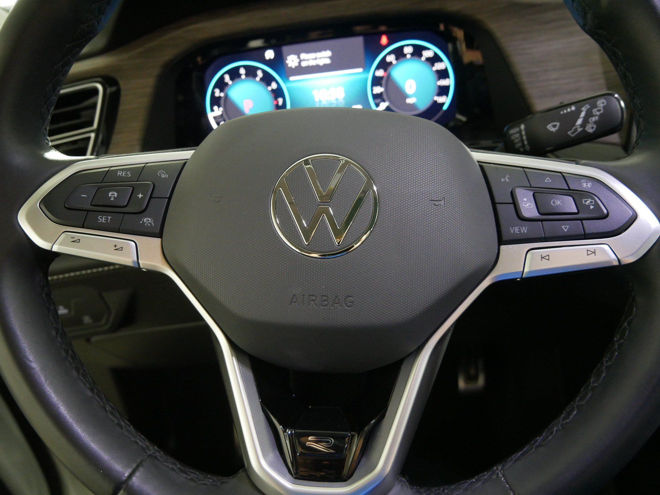 Used 2024 Volkswagen Atlas SEL Premium R-Line AWD/4WD image 25