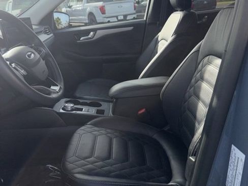 Used 2023 Ford Escape Platinum w/ Premium Technology Package image 4