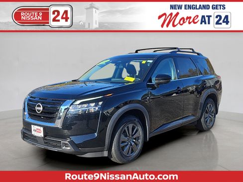 Certified 2022 Nissan Pathfinder SV image 1