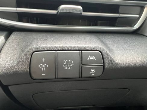 Used 2023 Hyundai Elantra Limited FWD image 32