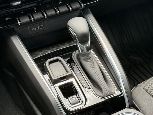 New 2026 GMC Canyon Elevation w/ Convenience Package image 15