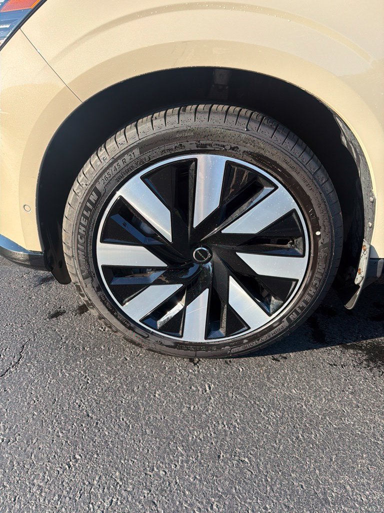 Certified 2025 Volvo EX90 Plus AWD/4WD image 4
