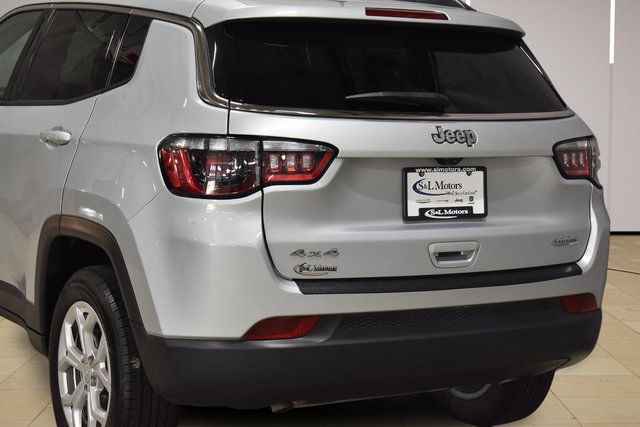 Certified 2024 Jeep Compass Latitude AWD/4WD image 33