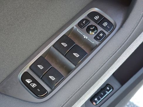 Used 2021 Polestar Polestar 2 image 25