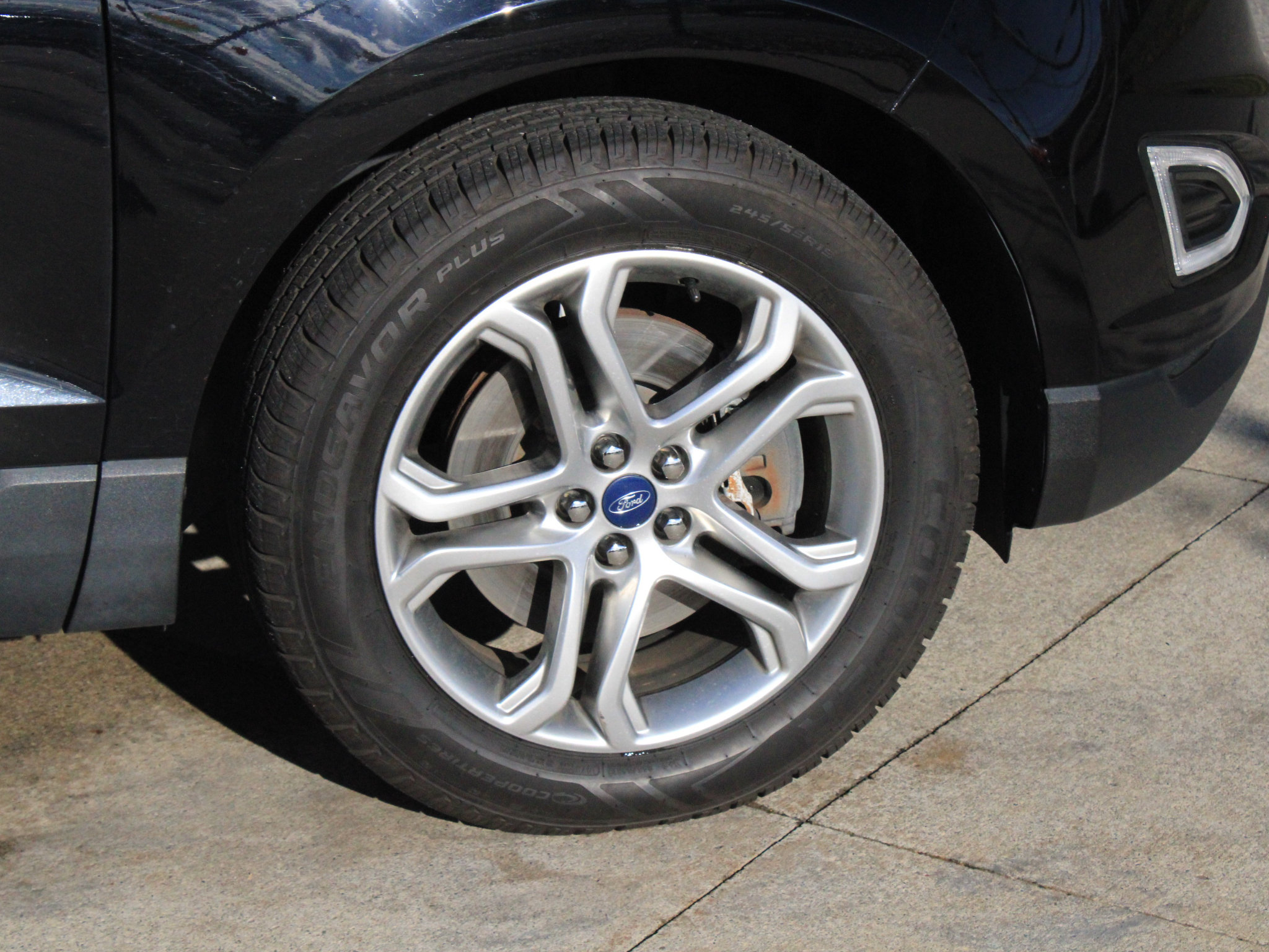 Used 2018 Ford Edge Titanium AWD/4WD image 11