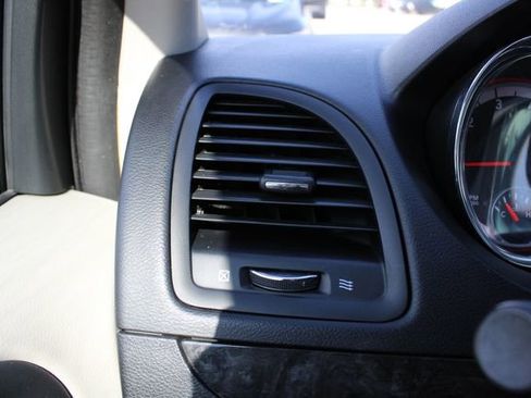 Used 2014 Dodge Grand Caravan SXT FWD image 7