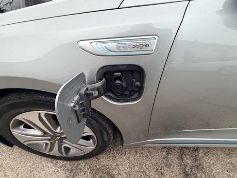 Used 2017 Kia Optima EX image 25