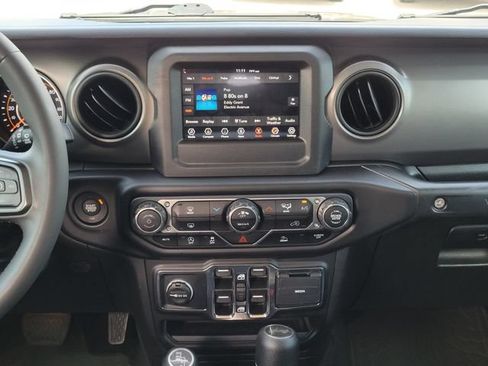 Used 2023 Jeep Wrangler Unlimited Sport AWD/4WD image 16