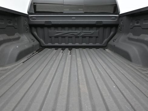 Used 2024 Chevrolet Colorado ZR2 w/ ZR2 Convenience Package III image 22