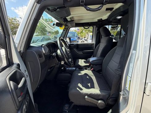 Used 2012 Jeep Wrangler Unlimited Sport AWD/4WD image 9
