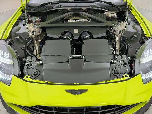 Used 2025 Aston Martin V8 Vantage Coupe image 8