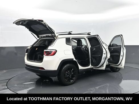 Used 2017 Jeep Compass Latitude AWD/4WD image 28
