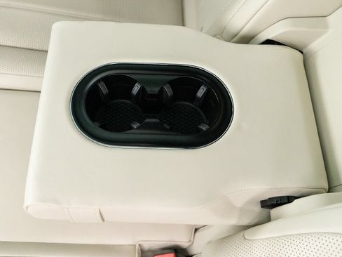 Certified 2023 Bentley Bentayga AWD/4WD image 26
