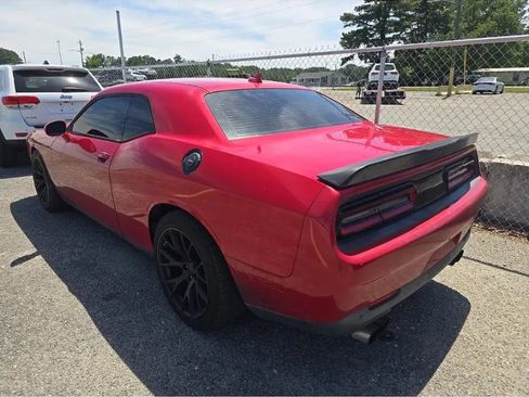 Used 2015 Dodge Challenger R/T Scat Pack w/ Leather Interior Group RWD image 4