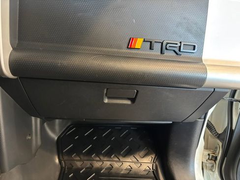 Used 2013 Toyota FJ Cruiser 4WD image 27