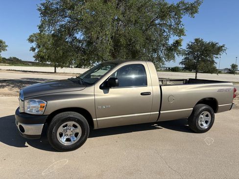 Used 2008 Dodge Ram 1500 Truck ST RWD image 2