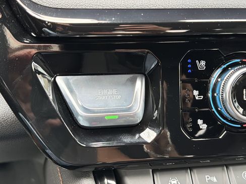 New 2026 GMC Sierra 1500 AT4 w/ Technology Package AWD/4WD image 8