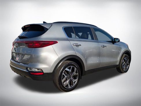 Used 2022 Kia Sportage EX w/ EX Technology Package image 3