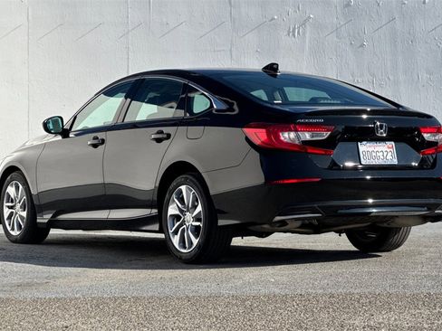 Used 2018 Honda Accord LX image 6