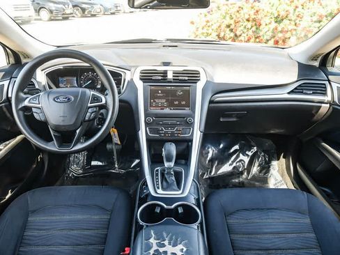 Used 2016 Ford Fusion SE FWD image 14
