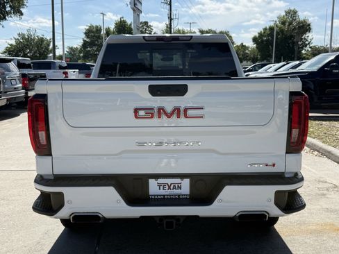 Used 2023 GMC Sierra 1500 AT4 w/ AT4 Premium Package AWD/4WD image 6