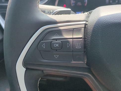 Used 2023 Jeep Grand Cherokee L Laredo RWD image 28