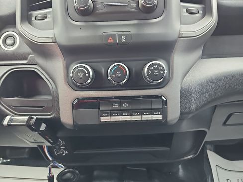 Used 2022 RAM 2500 Tradesman w/ Chrome Appearance Group AWD/4WD image 27