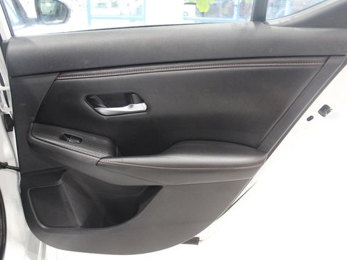 Used 2022 Nissan Sentra SR w/ SR Premium Package image 22