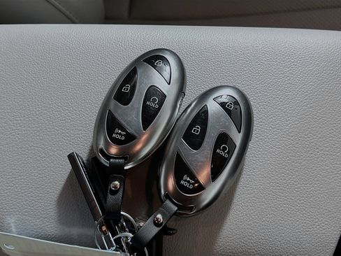 Used 2024 Hyundai Elantra Limited image 36