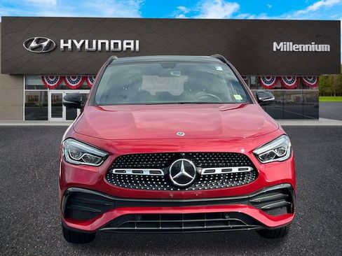 Used 2021 Mercedes-Benz GLA 250 4MATIC w/ AMG Line Exterior image 2