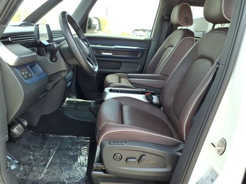 Certified 2025 Volkswagen ID. Buzz Pro S RWD image 19
