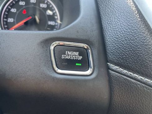Used 2023 GMC Acadia SLE w/ Driver Convenience Package FWD image 17