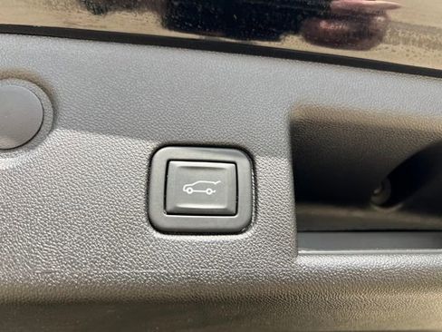 Certified 2023 Chevrolet Equinox LT w/ Driver Convenience Package image 18