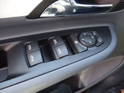 Certified 2021 Chevrolet Bolt LT FWD image 21