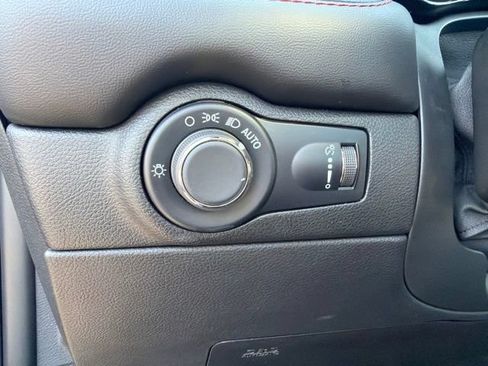 Used 2025 Dodge Durango GT RWD image 21