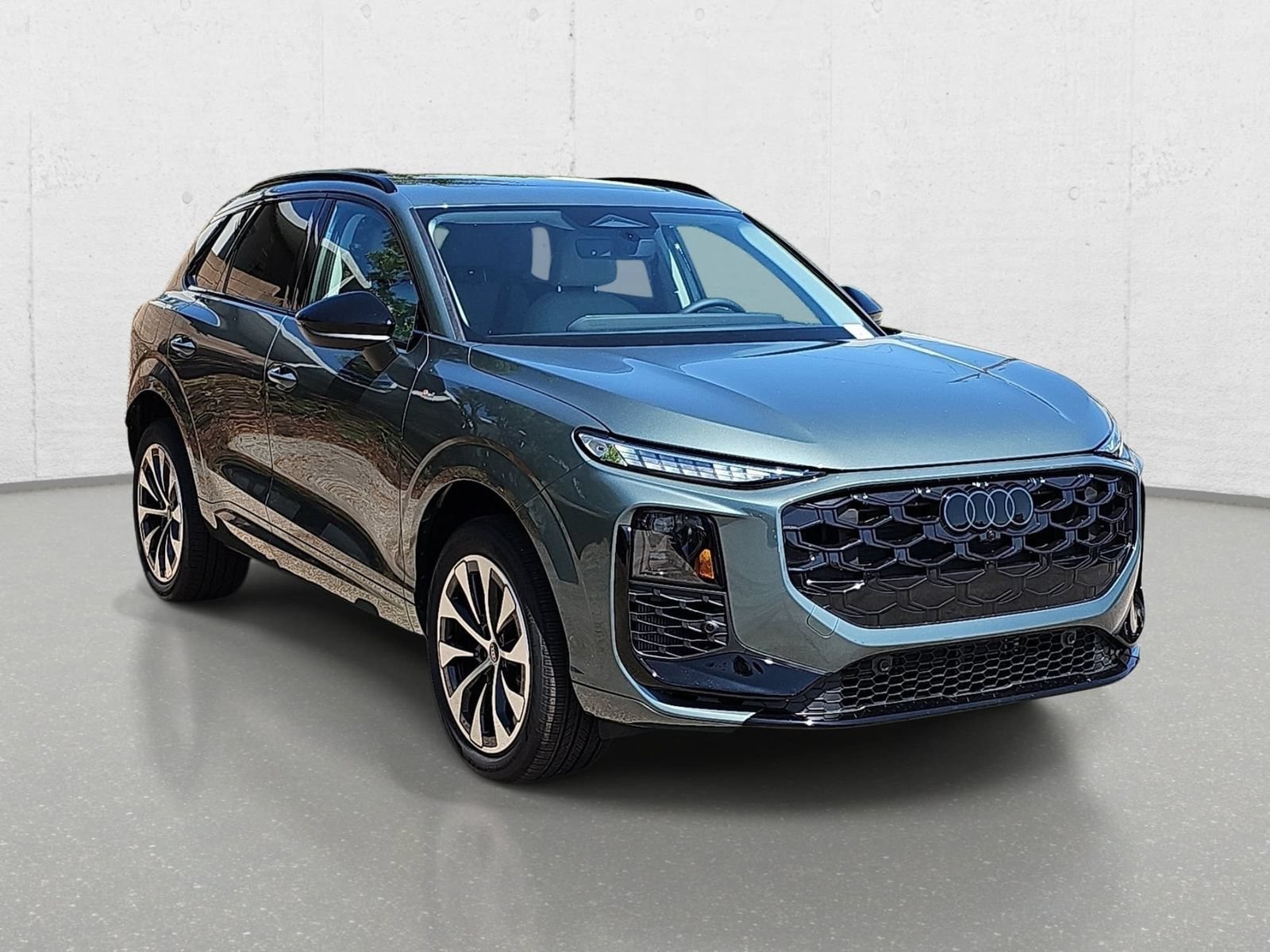New 2026 Audi Q3 quattro 2.0T AWD/4WD image 3