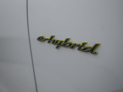 Certified 2025 Porsche Cayenne Turbo AWD/4WD image 26