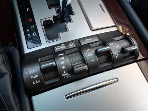 Used 2014 Lexus LX 570 4WD image 23