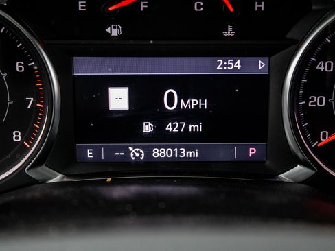 Used 2023 GMC Acadia SLT image 17