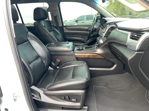 Used 2019 Chevrolet Suburban LT image 26