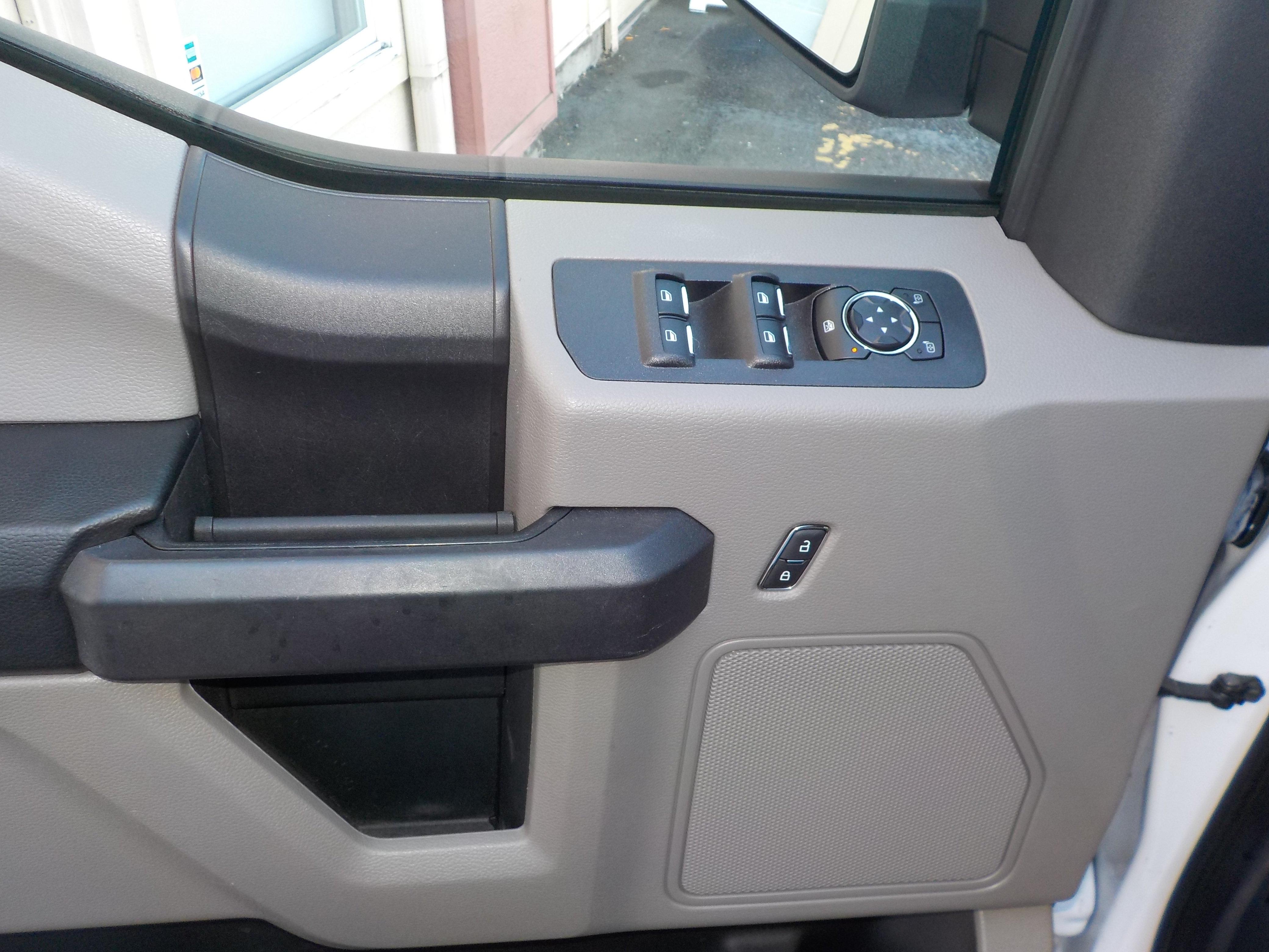 Used 2018 Ford F150 XL w/ Equipment Group 101A Mid AWD/4WD image 19