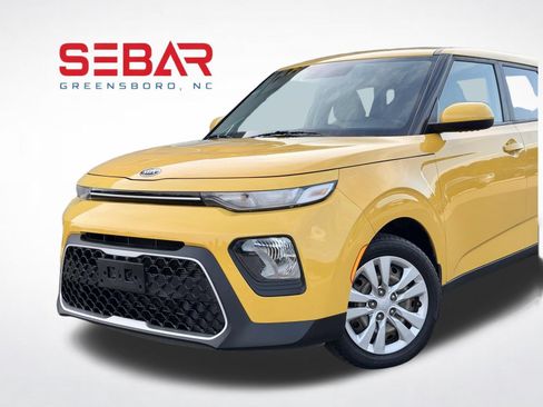 Used 2020 Kia Soul LX FWD image 2